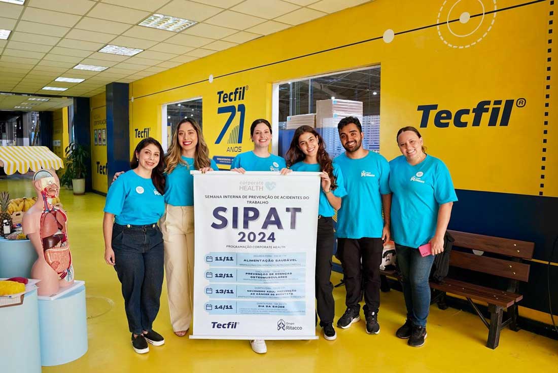 Colaboradores Grupo Ritacco pousando para a foto com o cartas SIPAT Tecfil 2024.